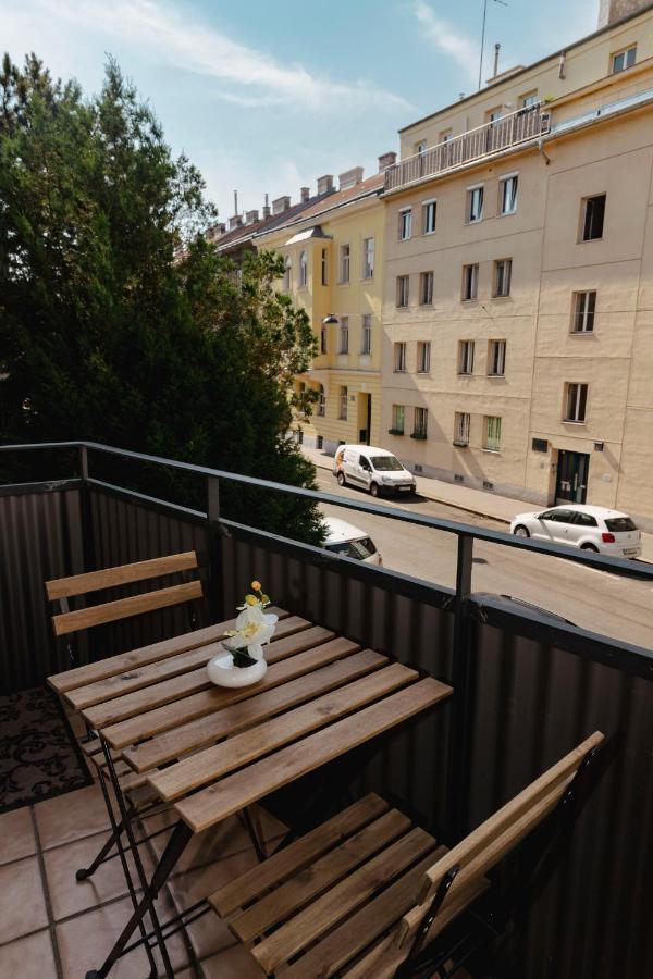 Beautiful 2-Bedroom Apartment Near Schoenbrunn 维也纳 外观 照片