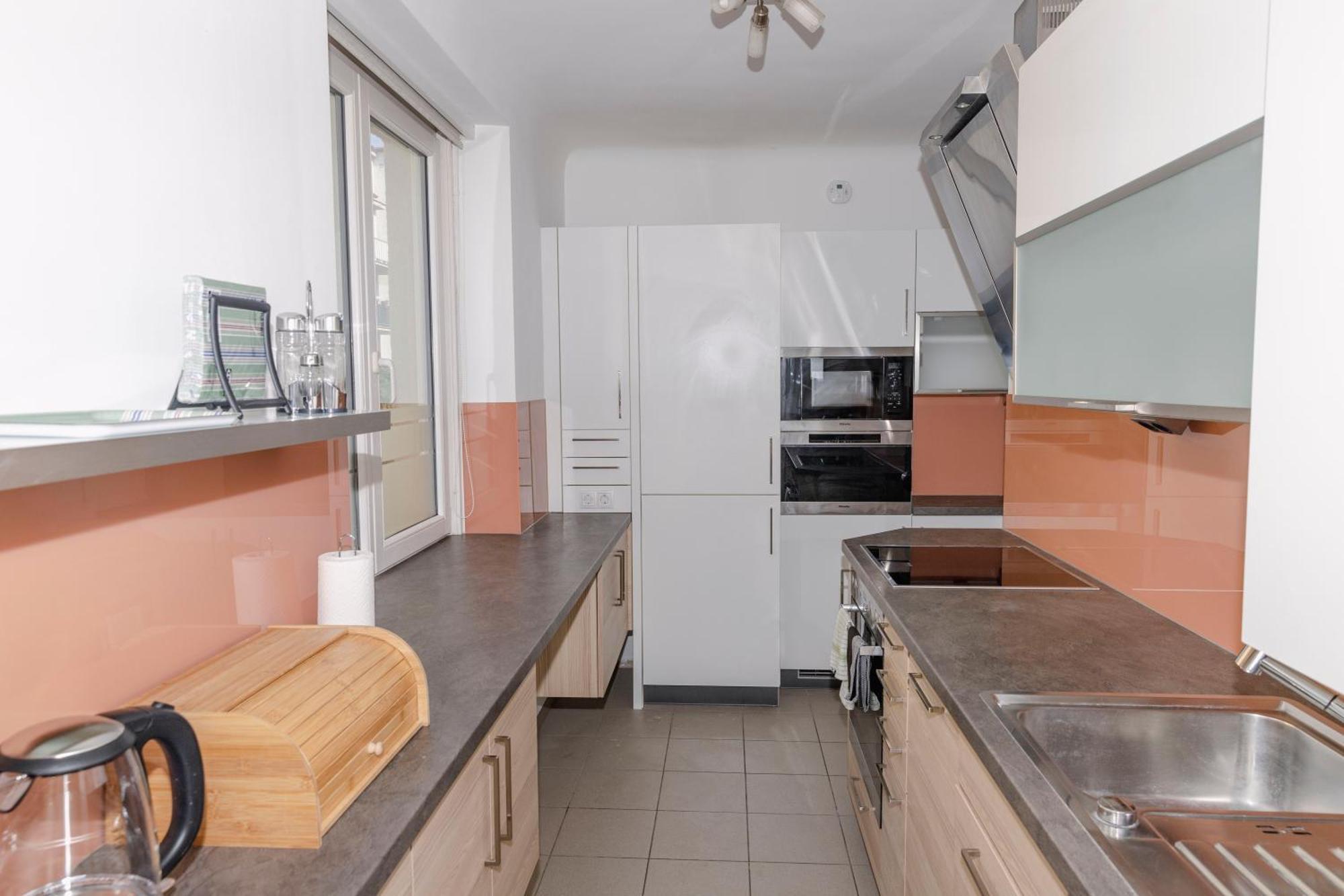 Beautiful 2-Bedroom Apartment Near Schoenbrunn 维也纳 外观 照片